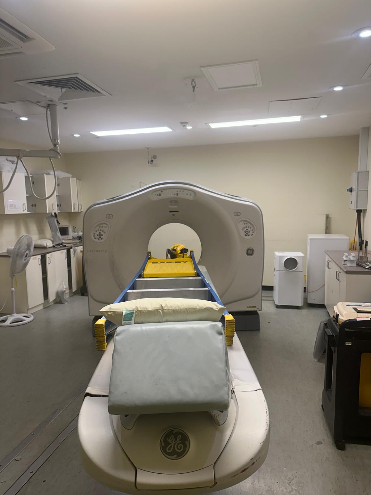 GE Discovery 750HD CT Scanner Image