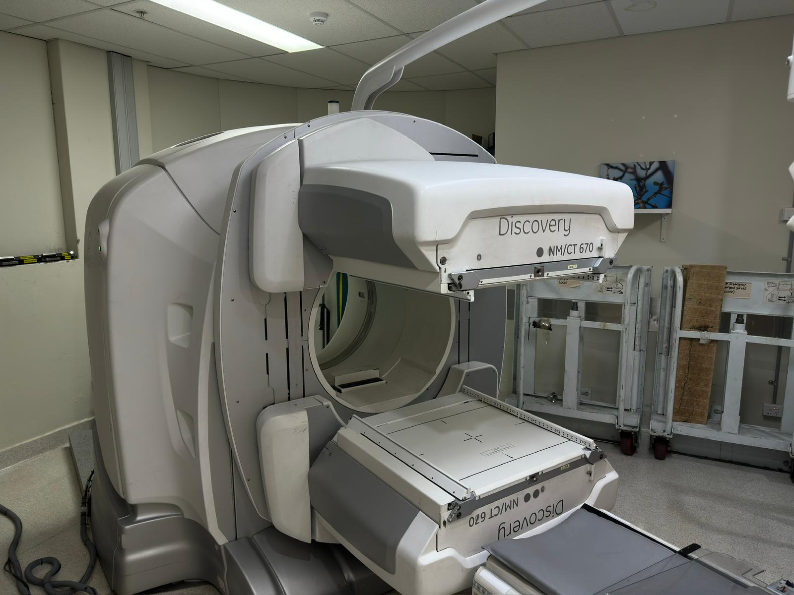 GE Discovery NM/CT 670 SPECT System Image