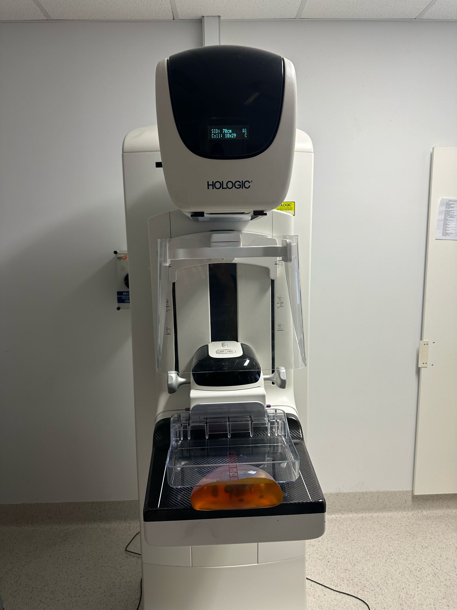 Hologic Selenia Dimensions Mammography System w/Tomo and Biopsy Image