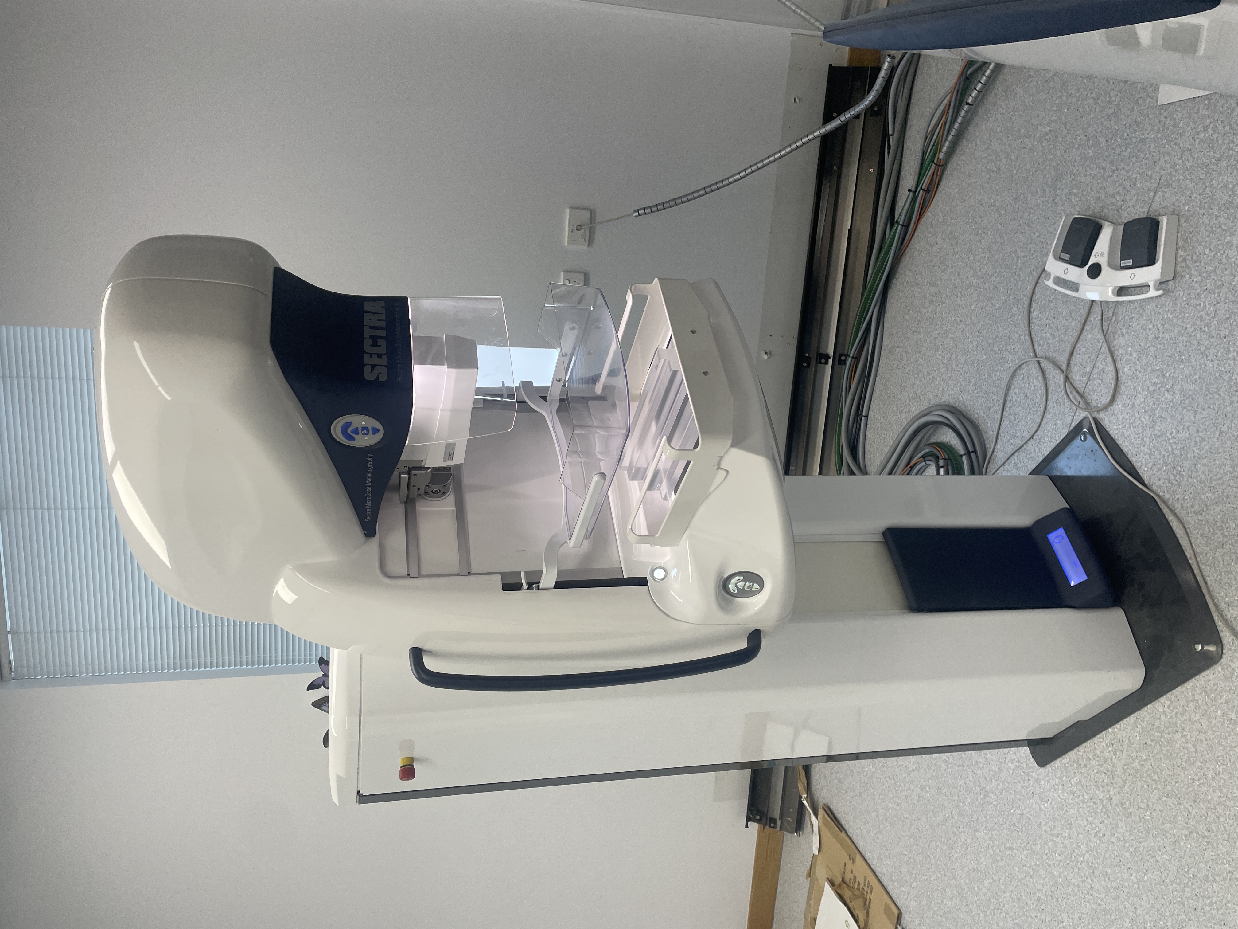 Philips Sectra L30 MicroDose Mammography System Image
