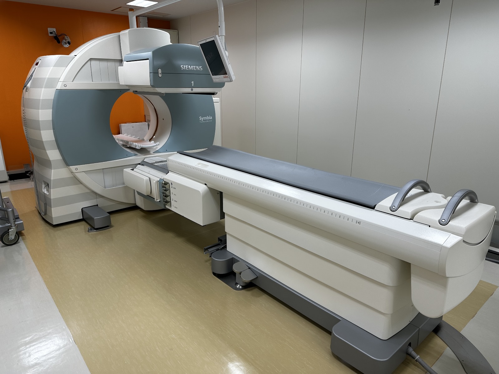 GE Infinia Hawkeye 4 SPECT/CT Gamma Camera Image